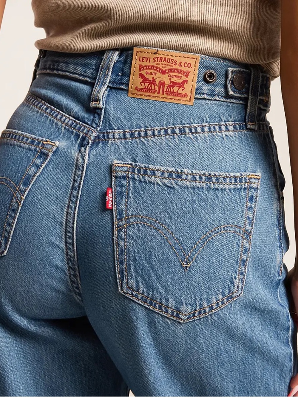 NWT Levi’s Cinch Baggy Wide Leg Jeans - Picture 4 of 15